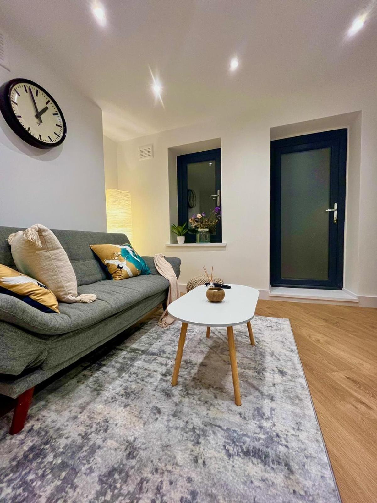 Cozy And Peaceful Apartment With Terrace In Hackney London Eksteriør billede